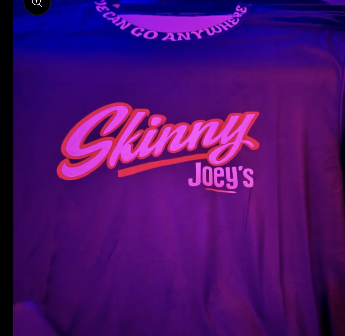 Skinny Joeys Signature Script Sport-T-Shirt