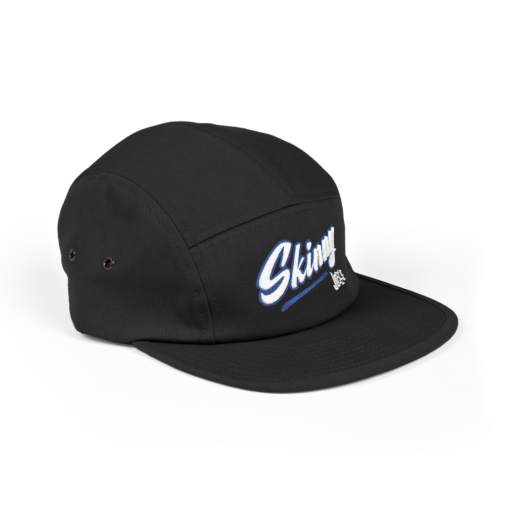 Black cap with 'Sking' logo on a white background